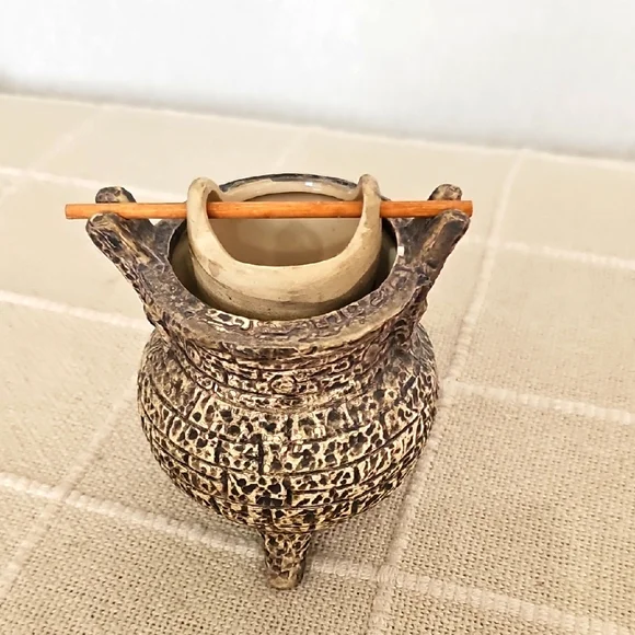 Essentual Oil & Wax Melt Warmer - Picture 1 of 6